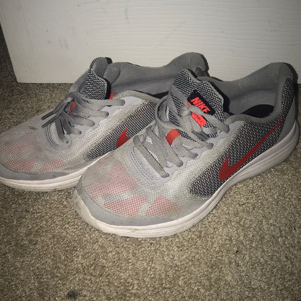 NIKE Revolution 3 - SHOES